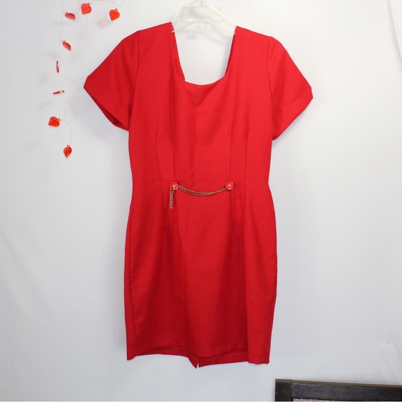 Fancy red 80s dress with gold details zip up back brand LA belle tagged a size 9 - Picture 1 of 5